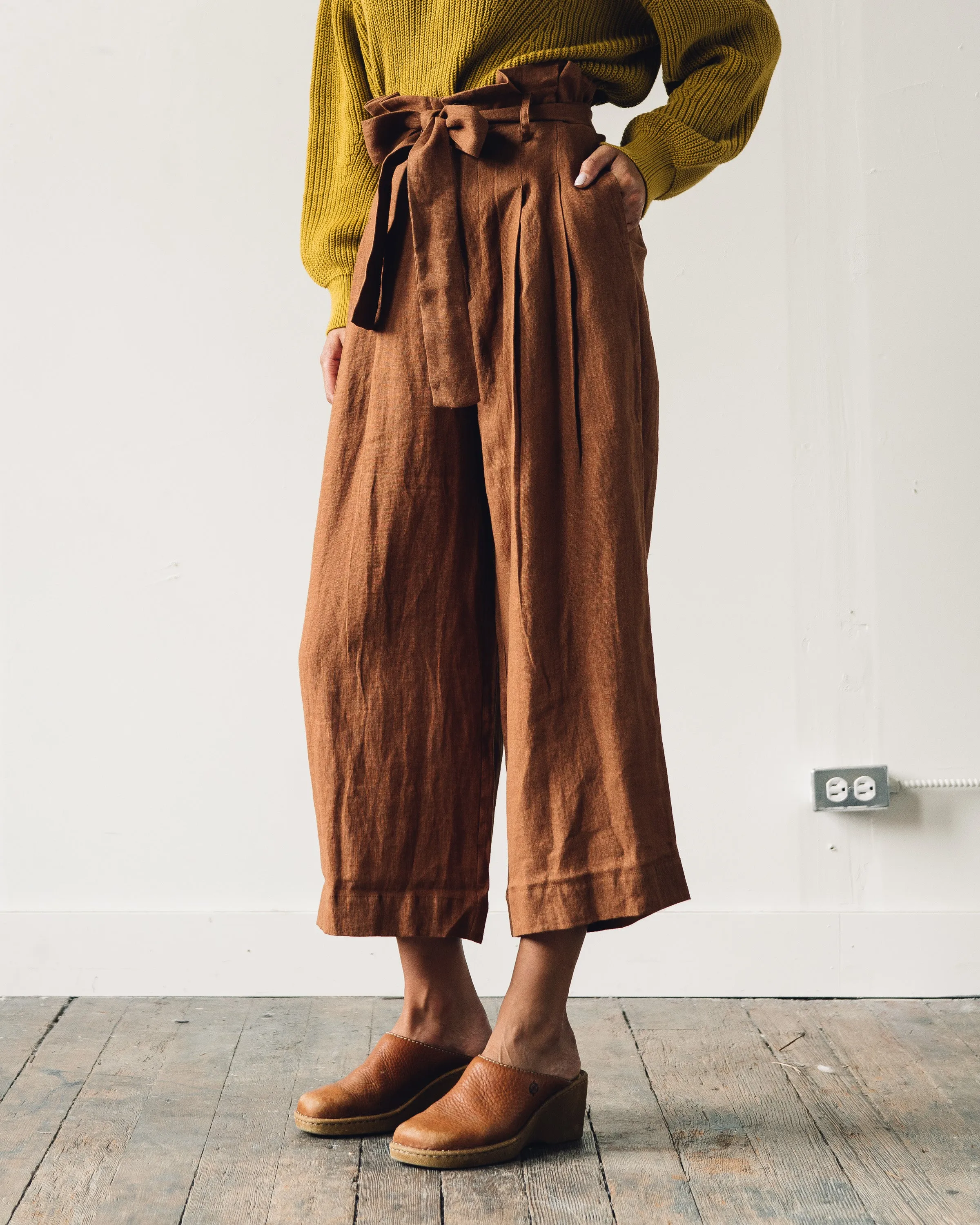 7115 Pleated Linen Trouser, Rust