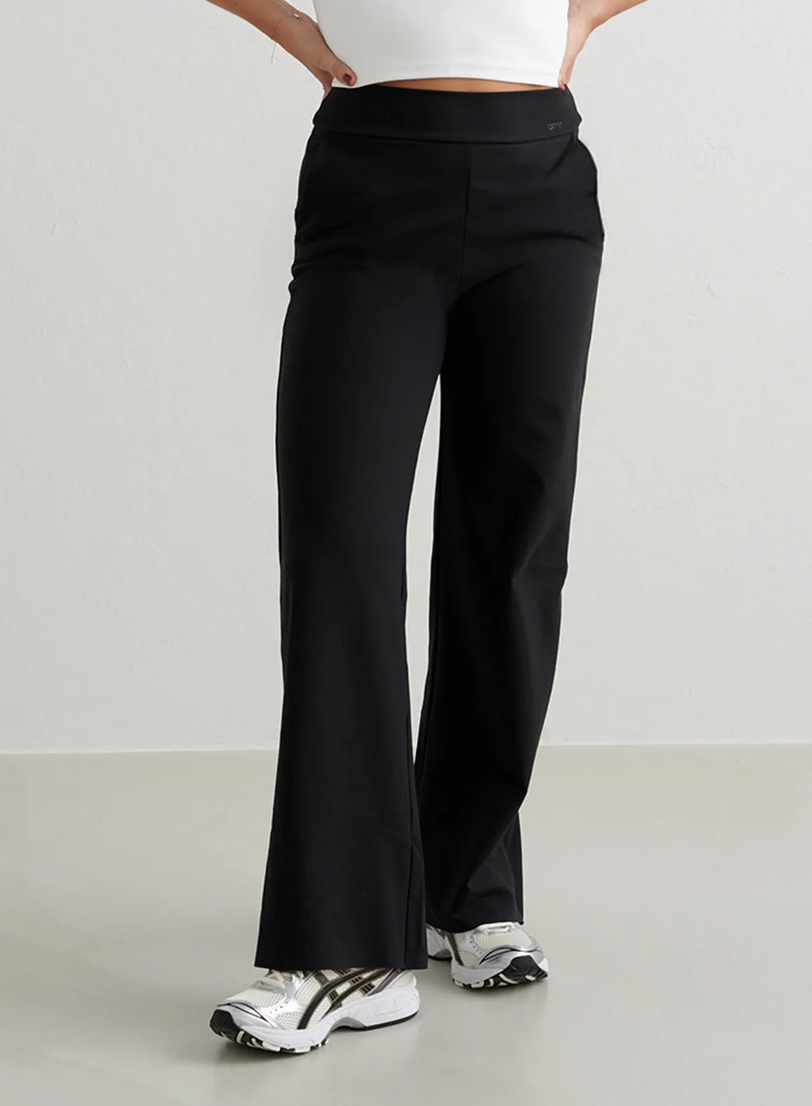 Black Sense Wide Petite Pants