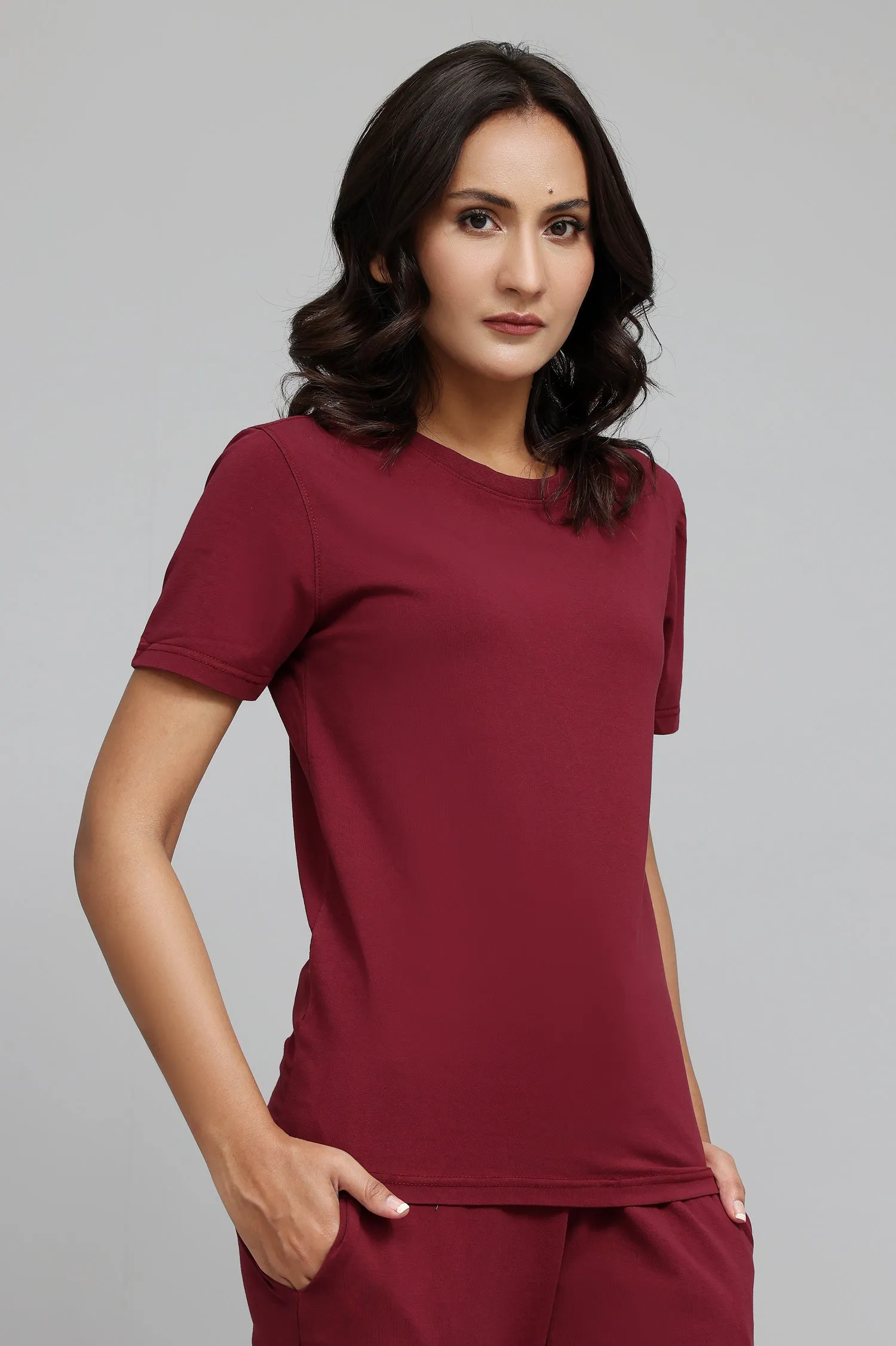 CLASSIC ESSENTIAL CREW NECK TEE-MAROON