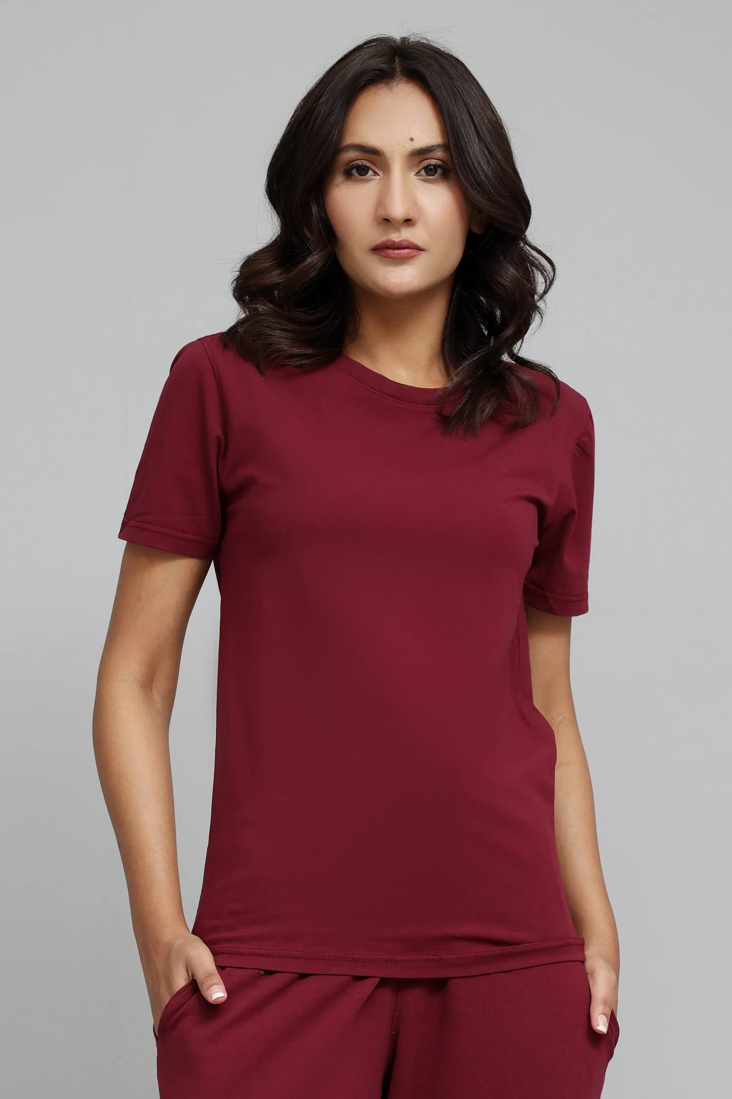 CLASSIC ESSENTIAL CREW NECK TEE-MAROON