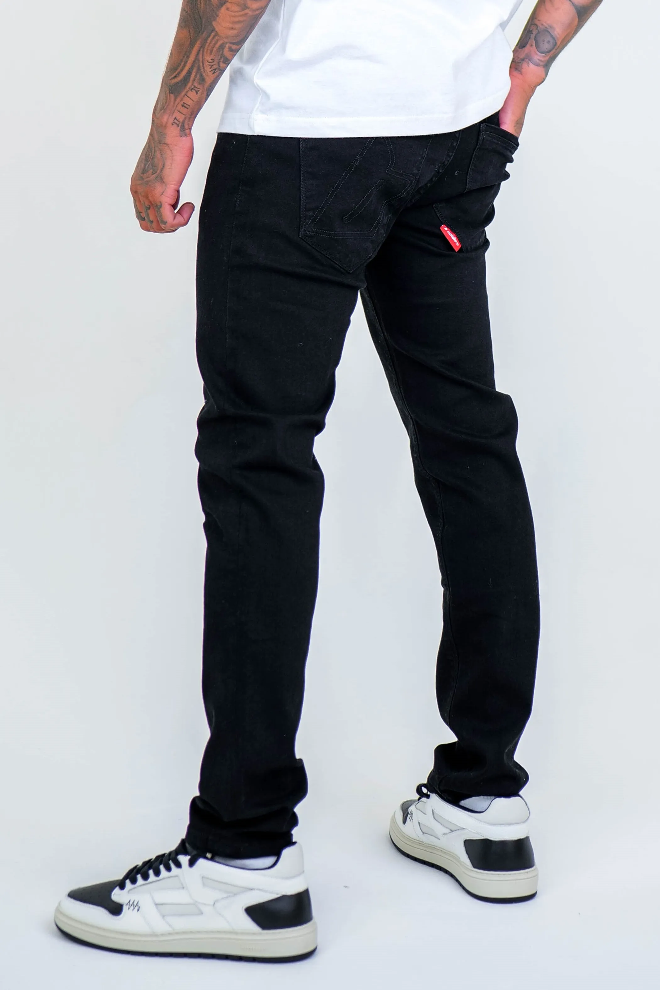 Farnfield Tapered Jeans - Black