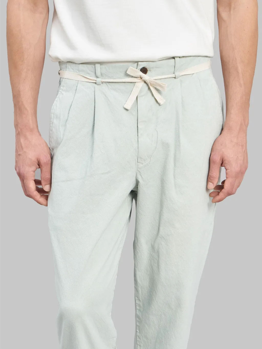 Seuva 10oz Canvas Tapered 2-Tuck Pants in Matcha Green