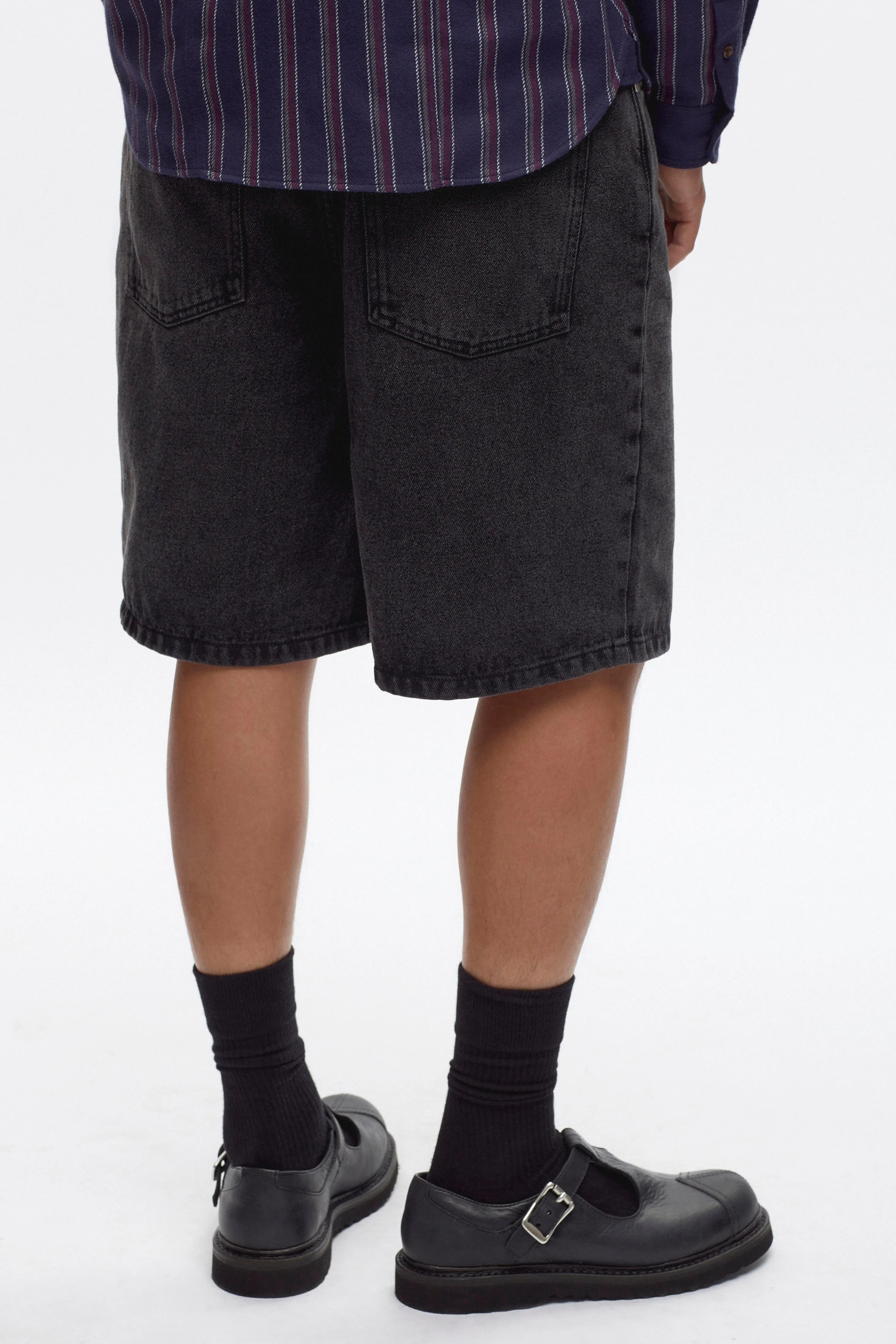 Unisex Antifit Denim Shorts in Washed Black